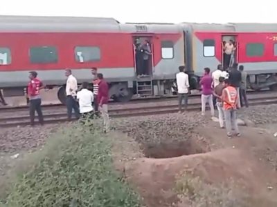 Saltan de tren por rumor sobre un incendio a bordo y son arrollados por otro ferrocarril