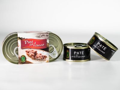Ni se te ocurra tirar las latas de paté: así de fácil podés crear estas minimacetas a todo color para tus suculentas