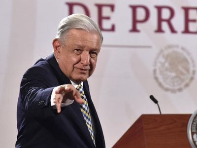 "Soy un presidente naco, chinto y chairo": AMLO
