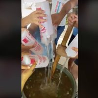 Jóvenes preparan "aguas locas" con alcohol etílico de 96 grados; su video se vuelve viral