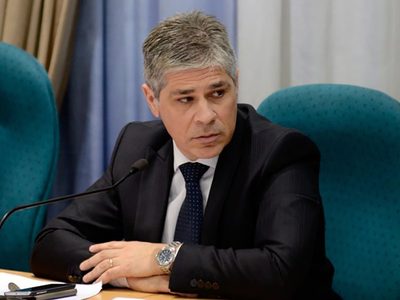 “No habrá aumentos de naftas”, según el presidente de YPF
