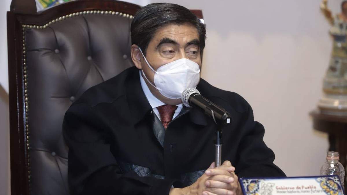 El gobernador de Puebla, Miguel Barbosa
