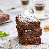 Sin TACC y con solo 3 ingredientes: prepará estos deliciosos brownies con banana para merendar como un campeón