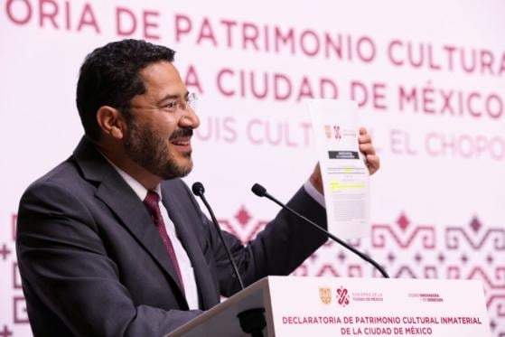 El jefe de Gobierno, Martí Batres, en el acto de declaratoria del Tianguis Cultural "El Chopo"