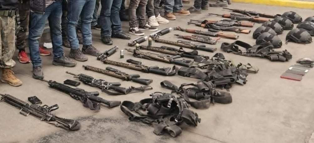 Al momento de ser detenidos, los 17 imputados portaban armas militares