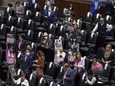Publican en cuenta oficial que perredistas recibieron “moches” de Iberdrola; PRD denuncia hackeo