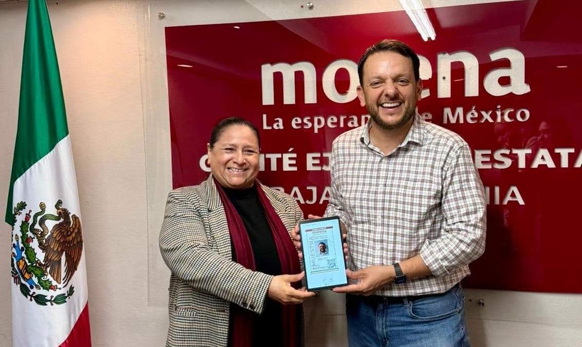 El esposo de la gobernadora de Baja California, Carlos Torres, en su afiliación a Morena