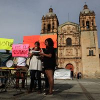 Regresan a Nochixtlán 32 niños indígenas; artistas reiteran condena a los hechos
