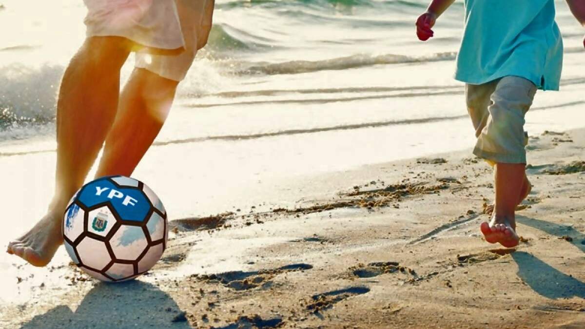 YPF comprará pelotas fabricadas en el país para sus promociones. Fuente: (Twitter)
