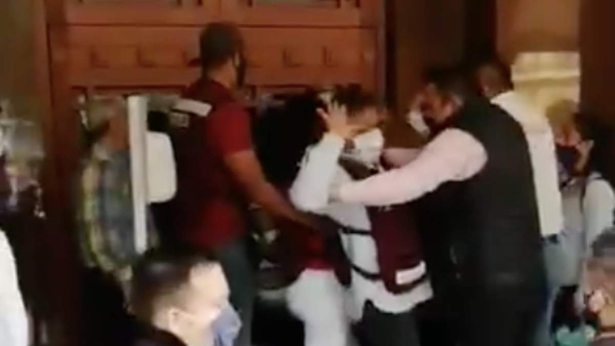 Supuestos simpatizantes de Morena reventaron evento en NL