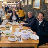 Con clientes dentro del restaurante, comando ejecuta al dueño de Barbacoa Santiago, en Palmillas
