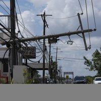 Sin electricidad, agua y con un calor sofocante, millones padecen estragos de "Beryl" en Houston