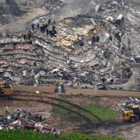 Aumentan a 60 los fallecidos por el derrumbe del edificio en Miami