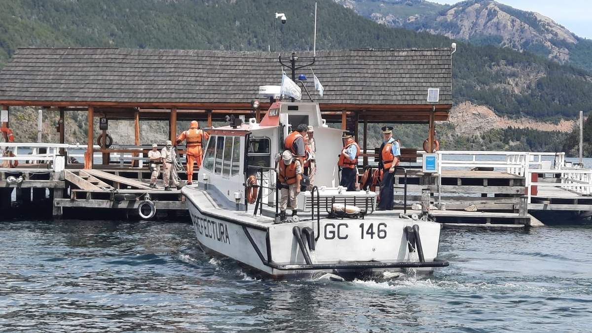 Prefectura Naval Argentina en el muelle del Lago Lácar. Fuente: (Facebook)