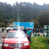 Indígenas de Aranza toman carretera Carápan- Playa Azul, en Michoacán