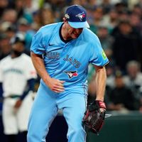 Scherzer brilla como antes, Azulejos vencen a Marineros y empatan la Serie de Campeonato