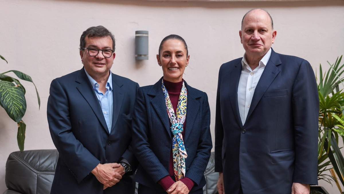 La presidenta electa con los directivos de HSBC
