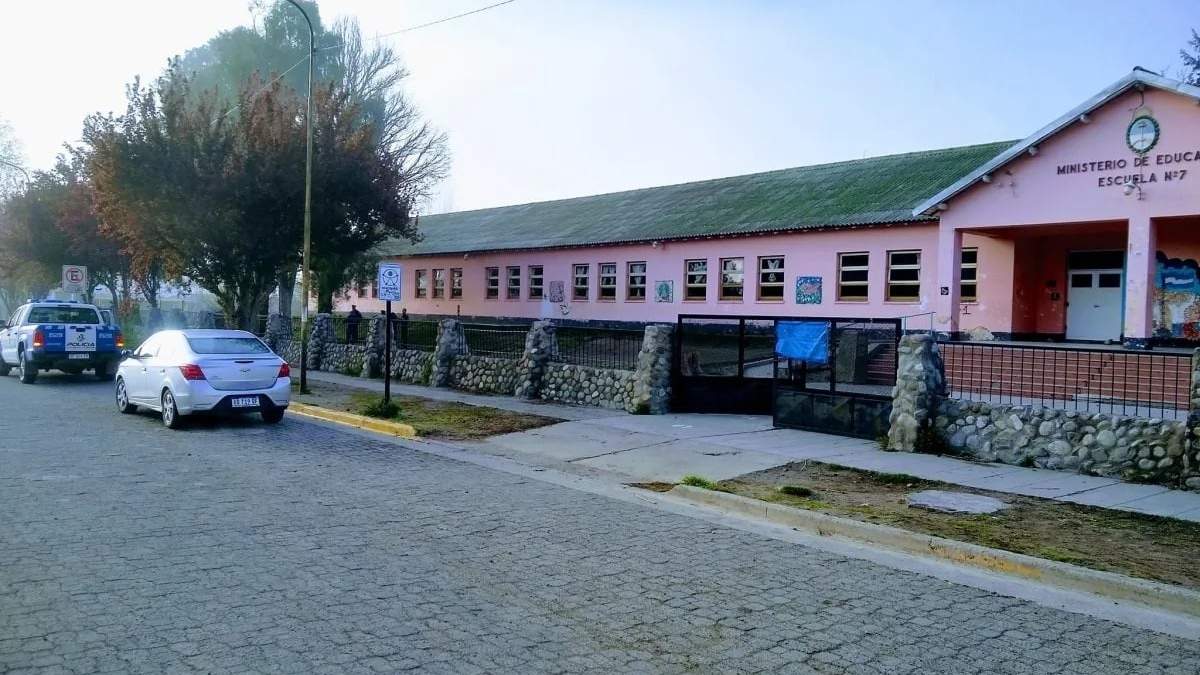Un niño encontró el cuerpo sin vida en la Escuela N° 7 de Junín. Fuente: Facebook.