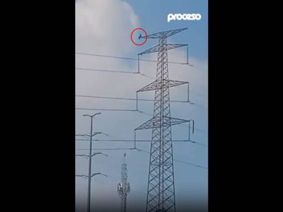 Un hombre escala a lo más alto de una torre de alta tensión en Atizapán (Video)