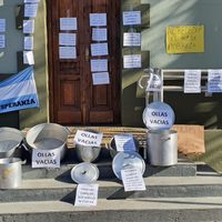 Responsables de comedores manifestaron en Casa de Gobierno porque no les entregan mercadería