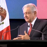 AMLO busca pacto con el Tec de Monterrey para becar a jóvenes de bajos recursos