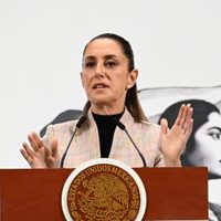 Sheinbaum critica sanción del INE por “acordeones” en la elección judicial