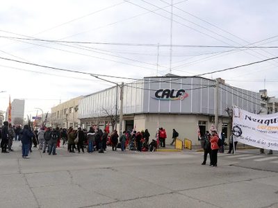 La cooperativa CALF justificó el corte del servicio eléctrico a Cerámica Neuquén por deuda millonaria impaga