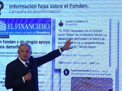 AMLO acusa de "cinismo" a Claudio X. González por criticar la desaparición del Fonden
