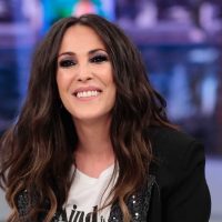 ¡Con mucho dolor! Malú despidió a Pau Donés y le rindió un emotivo homenaje