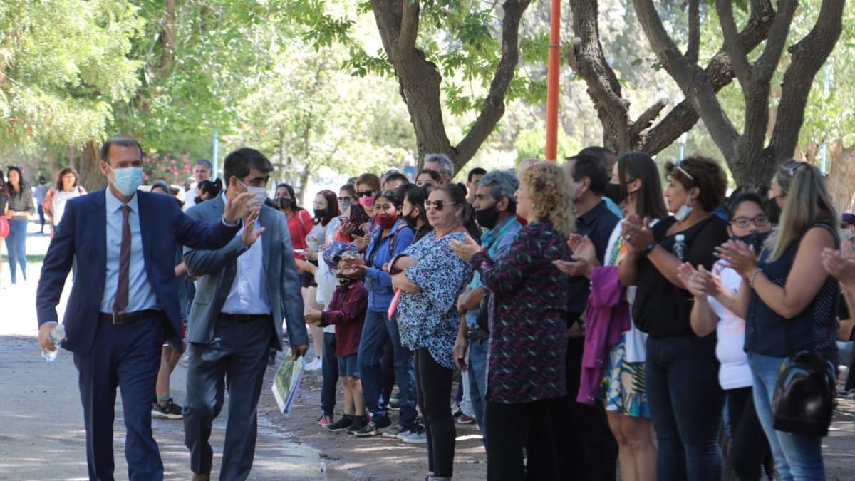 El gobernador de Neuquén, Omar Gutiérrez, en Picún Leufú. Fuente: (@OmarGutierrezOk).