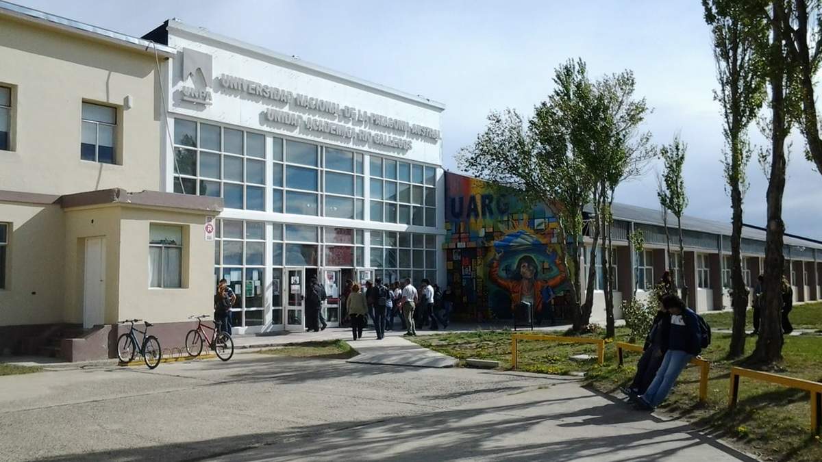 Un empleado de la universidad de Río Gallegos apuñaló a un alumno