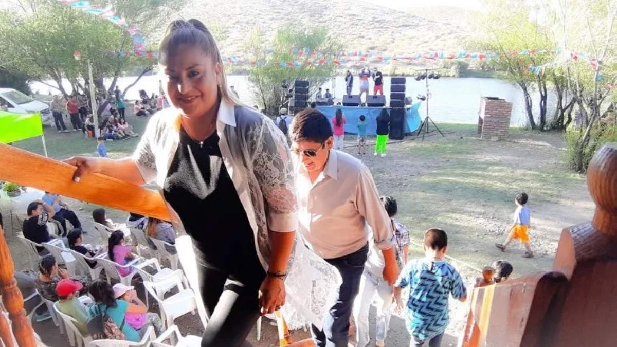 Mabel Pino, intendenta actual, y Ricardo Esparza, intendente electo. Fuente: (LMNeuquén)