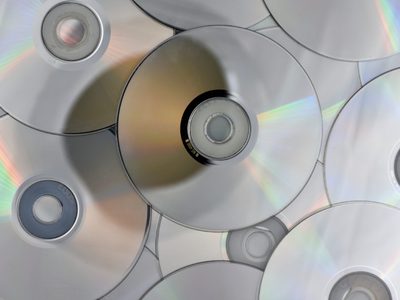 No tires los CDs viejos o rotos, transformalos en esta genial idea para empezar con un emprendimiento