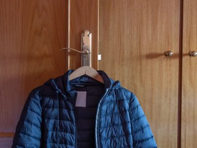 No la lleves a la tintorería: el truco para limpiar tu campera puffer en casa, en pocos minutos y sin esfuerzo