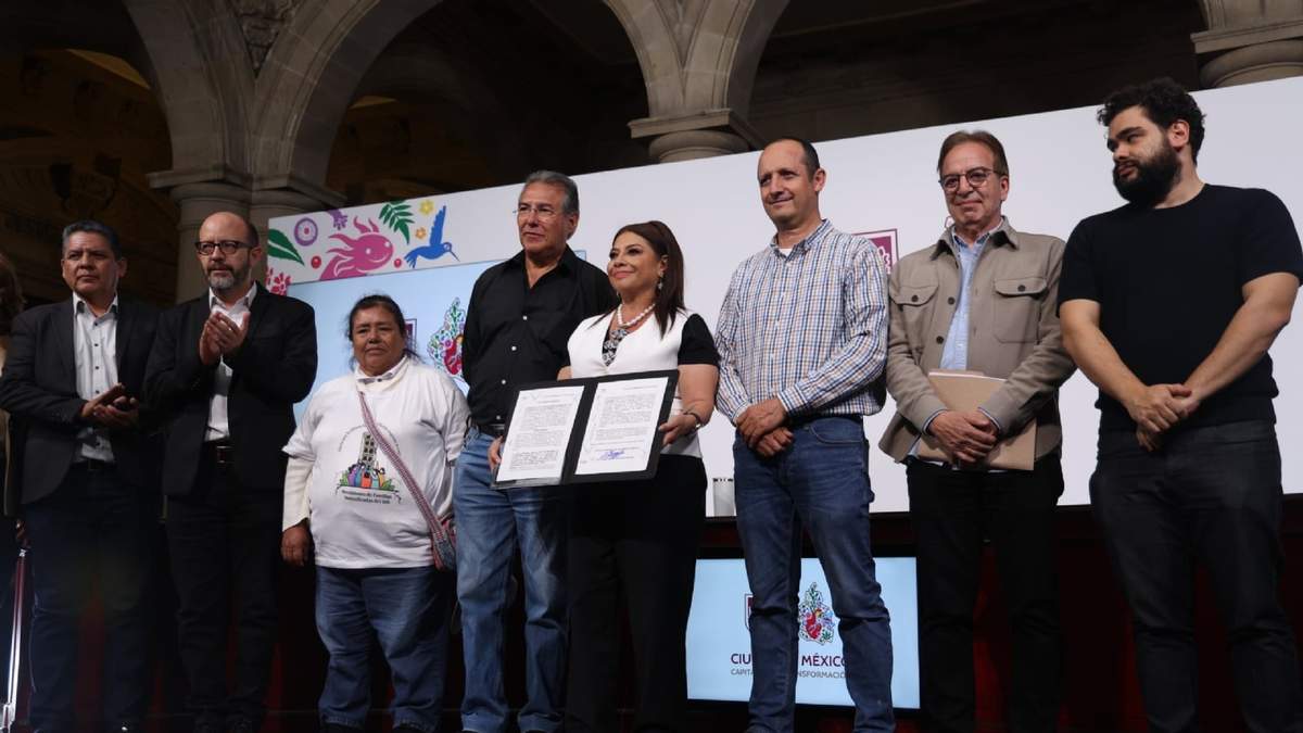 La jefa de gobierno, Clara Brugada Molina, firmó el compromiso de concluir la reconstrucción de las viviendas de personas damnificadas por el el terremoto del 19 de septiembre de 2017