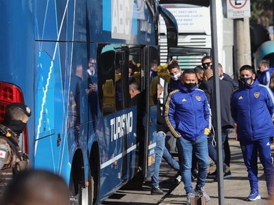 Con un plan para evitar el aislamiento y todos los PCR negativos, Boca Juniors se retiró de Ezeiza
