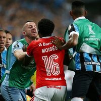 La tremenda batalla campal entre Gremio e Inter en Copa Libertadores