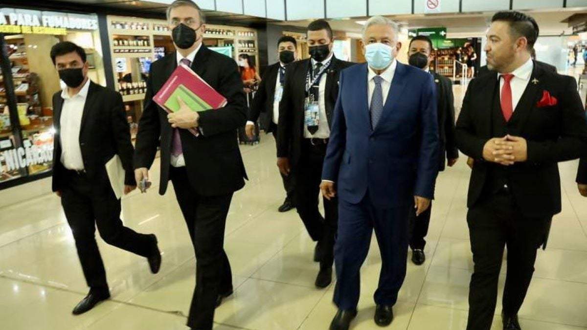 El canciller y el presidente López Obrador, el jueves en Guatemala