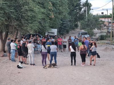 Vecinos del oeste neuquino se reunieron con candidatos por el avance de las obras de gas y cloacas