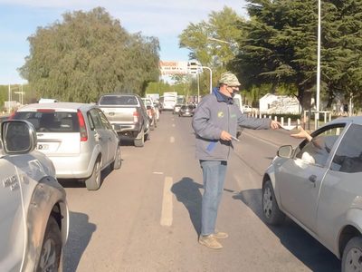Con reclamos de larga data, hay corte de veteranos en los puentes carreteros