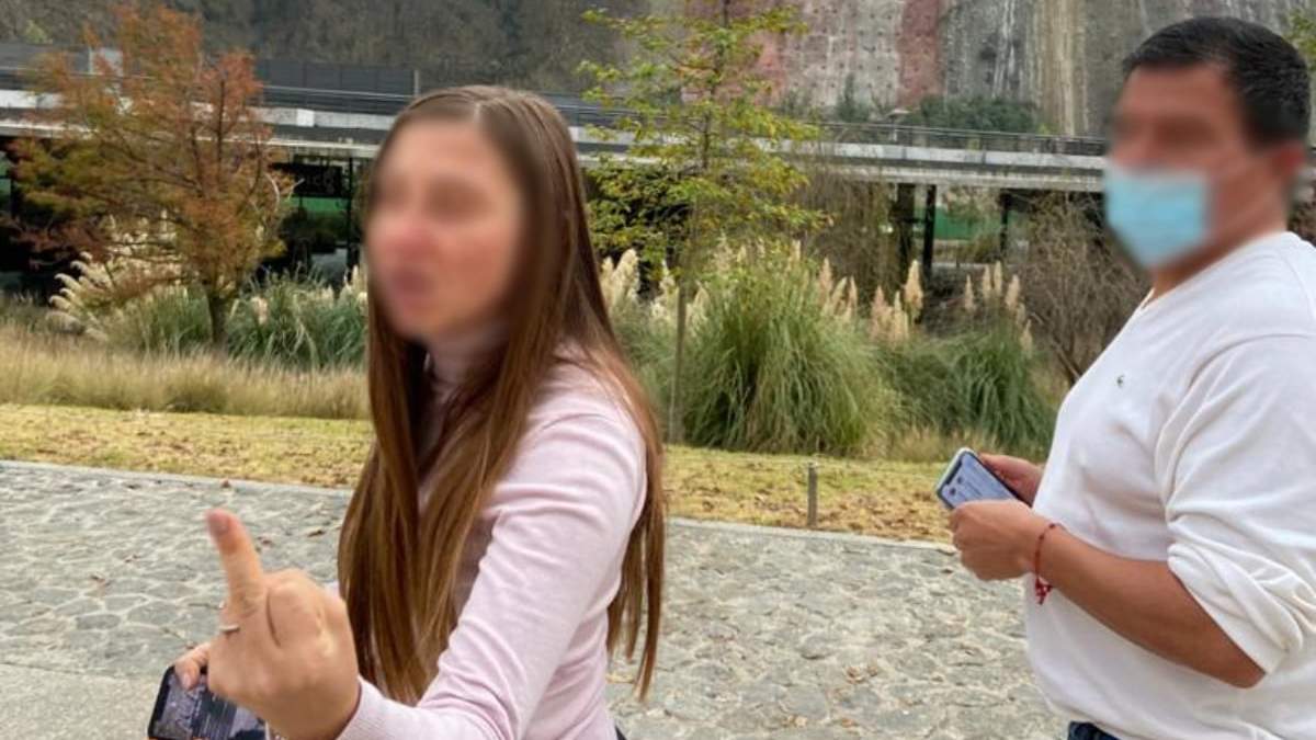 La mujer se negó a usar cubrebocas en el espacio público