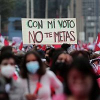 Perú se moviliza en defensa del voto: izquierdistas y derechistas marchan en Lima