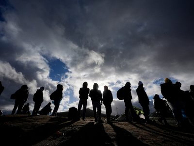 Cruces ilegales en la frontera sur de EU se desploman en enero luego de un diciembre récord