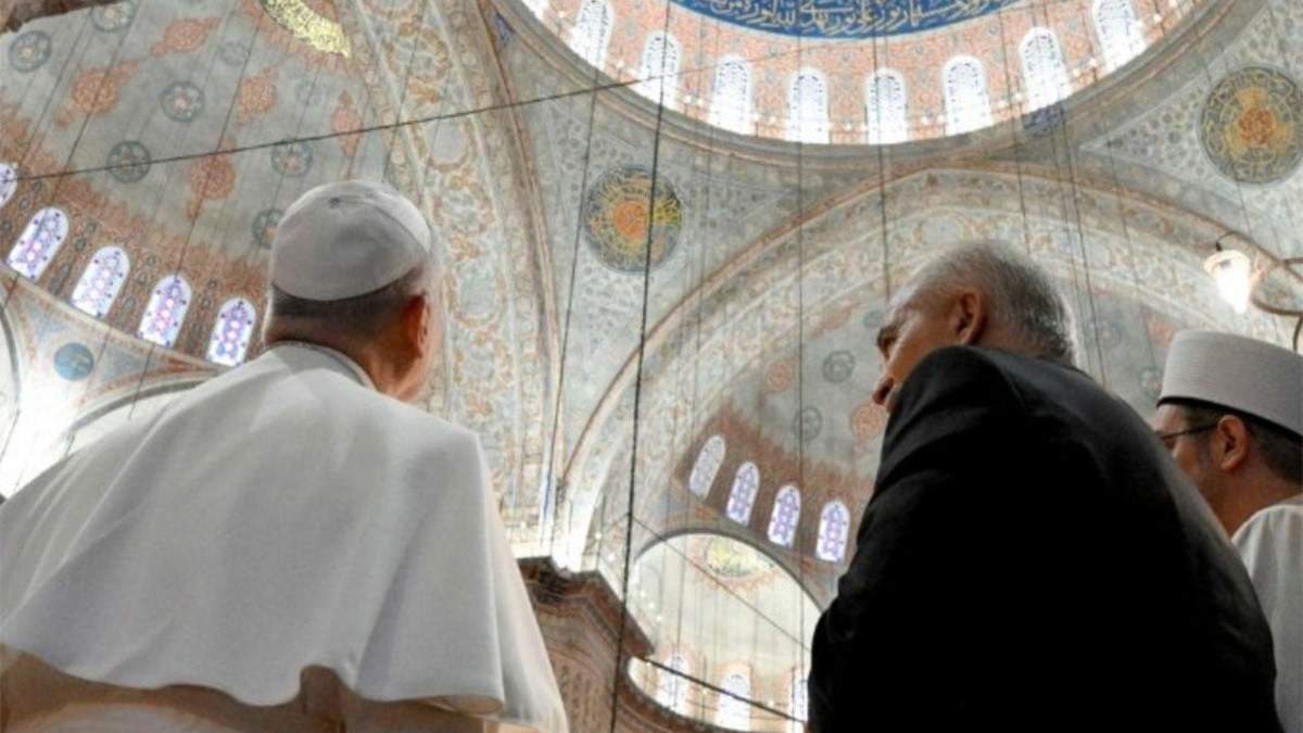 El Papa en la Mezquita Azul de Estambul
