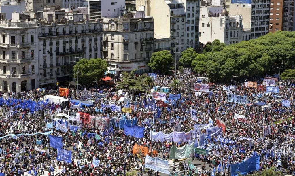 El gobierno de Javier Milei amenaza a manifestantes