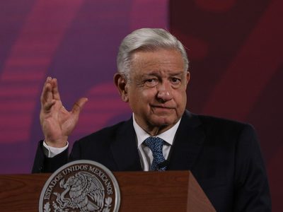 AMLO invita a Biden a ver infraestructura de energía limpia y ruinas mayas