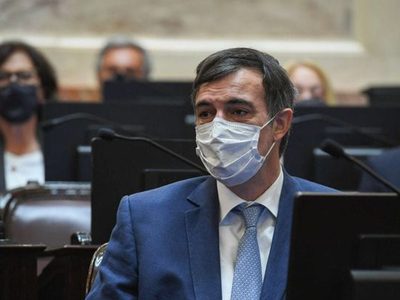 "Renuncio a mi banca con profunda tristeza": Estaban Bullrich se despidió del Senado