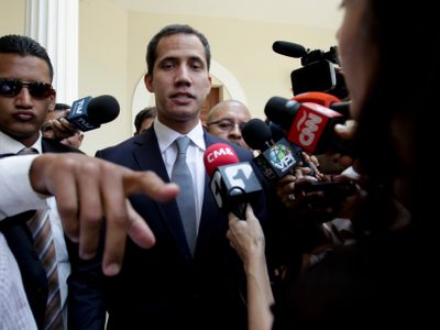 Grupos violentos atacan caravana de Juan Guaidó