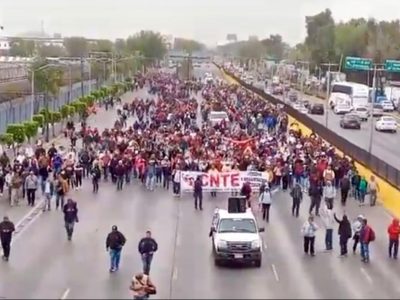 CNTE bloquea el Circuito Interior y provocan caos para llegar al AICM (Video)