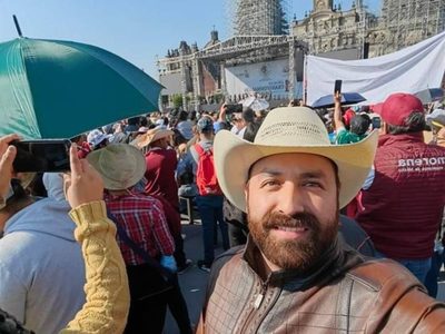 Alcalde hidalguense que libró prisión por "Estafa Siniestra" marchó con López Obrador